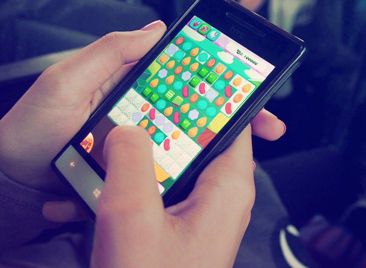 Mid-level tension, fingers flying over the screen.